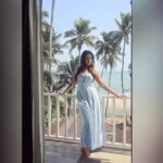 Rati Pandey Instagram - All I have seen teaches me to trust the creator for all I have not seen! "When the sky meets the ocean".... . . #oceanblues #sundayvibes✨ #skyline #daywithmyself #deserveit #beachlife🌴 #ratipandey #goadiaries🌴🌊 #selflovejourney