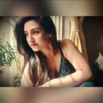 Rati Pandey Instagram - The weather and my mood have little connection...I have my foggy and my fine days within me,my prosperity or misfortune has little to do with the matter..❤ . . . #ťhoughtoftheday #weatherchangesmoods #selfmusing💫 #ratipandey #happyrepublicday #2022