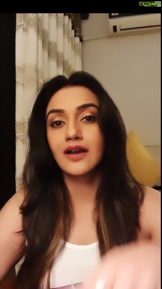 Rati Pandey Instagram - You know my philllliinnggssss ❤ . . #dramaqueen #shareyourfeelings #reelslovers #reelindiaoffical #funnyvideos #ratipandey