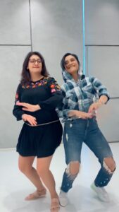 Rati Pandey Instagram - When we bump into each other, this is the kind of fun that happens! Friends like these make every moment fun....hope you too are smiling while watching us have fun! And yes Girls can have all the fun 😝 . . #bestie #girls #crazy #fun #reels #reelit #reelitfeelit #reelsinstagram #ReelsPeTV #IndianTVFiesta #DailySoap #IndianTelevision #TVSerials #IndianTVSerial #bts #reels #reelitfeelit #reelinstagram