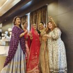 Rati Pandey Instagram - "They say happy marraiges are based on a deep friendship...it means a mutual respect for and enjoyment of each other's company"..I wish you both a very happy married life and togetherness forever🤗😘 love you @munishakhatwani @sameernthakur You are totally made for each other..stay blessed . . @juhiparmar @mouliganguly @officialdelnaazirani @djpercyofficial #munishakishaadi #marraigevibes #friendships #joyallaround