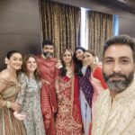 Rati Pandey Instagram - "They say happy marraiges are based on a deep friendship...it means a mutual respect for and enjoyment of each other's company"..I wish you both a very happy married life and togetherness forever🤗😘 love you @munishakhatwani @sameernthakur You are totally made for each other..stay blessed . . @juhiparmar @mouliganguly @officialdelnaazirani @djpercyofficial #munishakishaadi #marraigevibes #friendships #joyallaround
