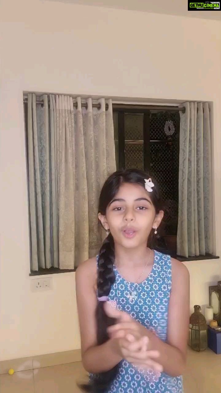 Rati Pandey Instagram - Trending with the trend for our little girl samaira❤❤❤ @juhiparmar @samairratales . . #reels #jugnuchallange #reunión #ratipandey #juhiparmar #samaira #reelindia❤️❤️ #reelkarofeelkaro #friendship #trendingreels