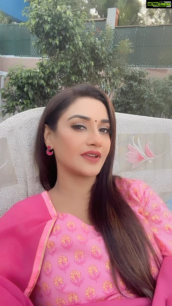 Rati Pandey Instagram - Just move onnnnn💃🏻 . . . #ratipandeyreels #instareels #funnyvideos #ratipandey