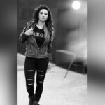 Rati Pandey Instagram - 🏍🏍🏍🏍🏍Drop a gear and dissappear Get meah my bike😉😎 . . . #nofear #biker #harleydavidson #bikerlook #blackandwhite #ınstapıcture #instapose #ratipandey 📸 @prashantsamtani 🧣 @ratipandey (that's meah) 🧥 @harleydavidson 💇‍♀️ @jayshreethakkarhairartist 💄 @santosh.mahapure_makeup_artist
