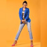 Rati Pandey Instagram – She overcame everything that was meant to destroy her ❤
.
.
#mondayblues #riseandshine #bosslady #instapictureoftheday #womanfashion #womanpower #blazer #fusionwear #nothingofficial #popup
📸 @ashish_ojha_photography 
🧣 @akansha.27 @tiara_gal 
🧥 @ikichic_official 
👖 @diesel
💄 @santosh.mahapure_makeup_artist 
💇‍♀️ @jayshreethakkarhairartist