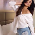 Rati Pandey Instagram - Vibing with the laziness😉 . . #vibing #laziness #saturday #groove #reelkarofeelkaro #ratipandey #instagood #reelitfeelit #whiteshirt #denim #glimpses #womanfashion #trending #mood