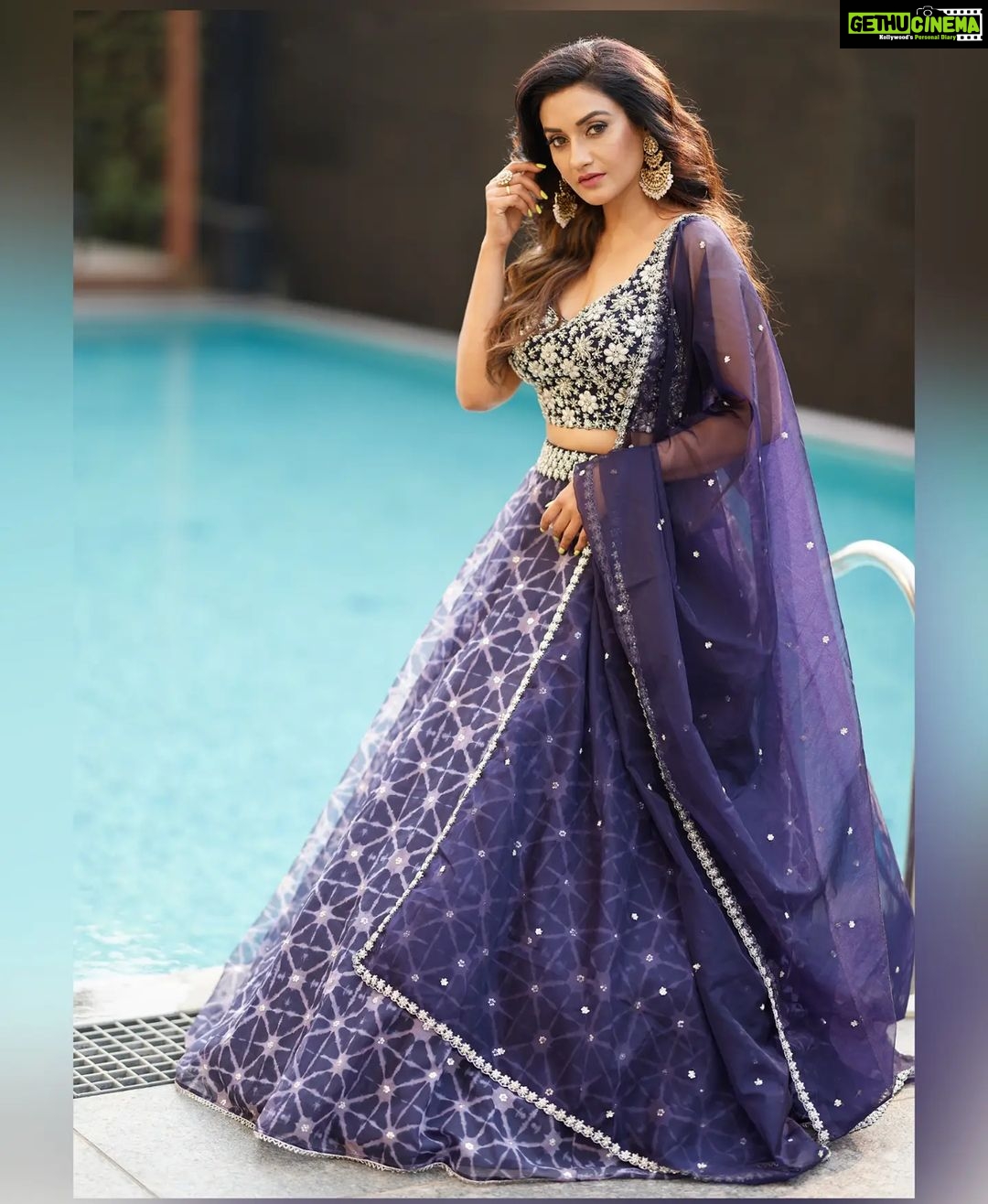 Rati Pandey Instagram - ❤❤❤❤❤❤❤ . . #love #festivevibes #womenfashion #instagramers #ratipandey 📸 @prashantsamtani 👗@emiraasbyindrani 🧣@akansha.27 @tiara_gal 💄@santosh.mahapure_makeup_artist 💇♀️@jayshreethakkarhairartist