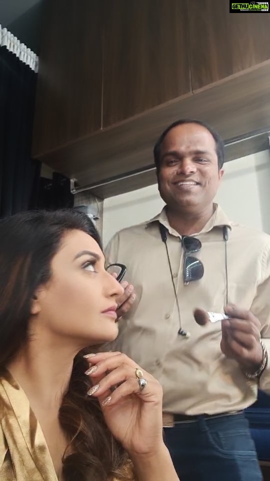 Rati Pandey Instagram - Ab bol bhi do haaaaannn😉 . . #reelkarofeelkaro #funnyreels #haanboldetu #workmode #reality #ratipandey