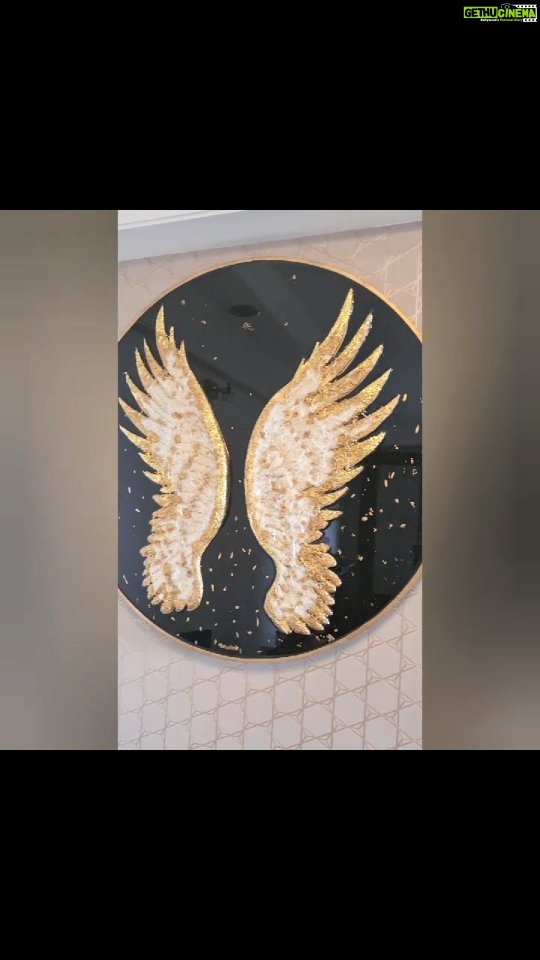 Rati Pandey Instagram - "A marvelous art piece"...what can be the perfect Diwali gift than this beautiful masterpiece of resin art... Thank you so much @resinartbyritesh and team for putting in so much of effort and hard work to customize this masterpiece for me...you guys are tremendously talented and creative.. now I can state that,these are my wings😊 #raisinart #freebird #mywings #reelkarofeelkaro❤ #ratipandey