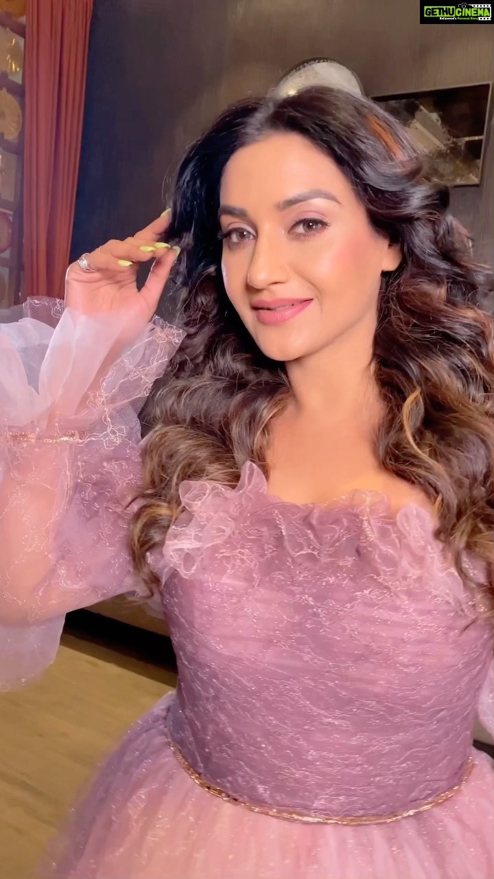 Rati Pandey Instagram - When you create your own fairy tale! A song I personally love ❤️ . . #feelkaroreelkaro #feelitreelit #reelsinstagram #ratipandey #happy #love #instadaily
