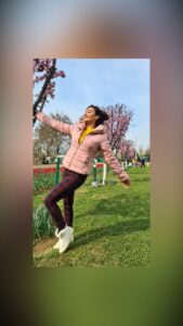 Rati Pandey Instagram - The spectacular Kashmir❤️❤️❤️❤️
Vlog coming soon
Stay tuned
.
.
.
#tulipgarden #kashmir #kashmirtourism #dreamdestination #ratipandey #ratipandeyreels #reels #instareels