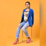 Rati Pandey Instagram - She overcame everything that was meant to destroy her ❤ . . #mondayblues #riseandshine #bosslady #instapictureoftheday #womanfashion #womanpower #blazer #fusionwear #nothingofficial #popup 📸 @ashish_ojha_photography 🧣 @akansha.27 @tiara_gal 🧥 @ikichic_official 👖 @diesel 💄 @santosh.mahapure_makeup_artist 💇‍♀️ @jayshreethakkarhairartist