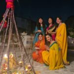 Rati Pandey Instagram - Aap sabhi ko chatth puja ki hardik shubh kamnayein (happy chatth puja)🙏😊..The sunset puja 🌅 . . #chatthpuja #patnadiaries #peace #prosperity #happiness💕 #gratitudepractice #patna #bihar #patnaites #chatthpuja2021 #familytime #ratipandey