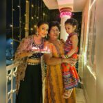 Rati Pandey Instagram – Happy Diwali from us to you all ❤❤
.
.
#celebrations #family #diwalivibes✨ #sweethome #gratitudeistheattitude #loveallaround #diwali2021 #patnadiaries #ratipandey