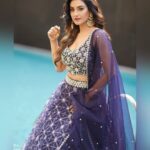 Rati Pandey Instagram - Aap sabhi ko "DHANTERAS" ki bohot bohot shubhkamnayein🙏🤗 . . #festivity #wishingyoualltheluck #happiness #harmony #enoughwealth #instagram #festivewear #diwali #celebration #ratipandey 📸 @prashantsamtani 💇‍♀️ @jayshreethakkarhairartist 💄 @santosh.mahapure_makeup_artist 🧣 @akansha.27 @tiara_gal 👗 @emiraasbyindrani 📿 @rubansaccessories @oakpinionpr