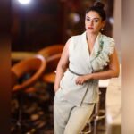 Rati Pandey Instagram - "Spoil me with loyalty,I can finance myself"😉😊😎 . . #thebosslady #selflove #selfrespect #courageous #gratitudeattitude #forallthestrongwomen #instapic #ratipandey #myvibes 📸 @prashantsamtani 🧣 @akansha.27 @tiara_gal 👗 @theclothingstory 💄 @santosh.mahapure_makeup_artist 💇‍♀️ @jayshreethakkarhairartist 📿 @blingvine