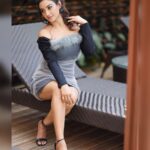 Rati Pandey Instagram – The world saw a confident woman with attitude and sass but no one knew of the storm going on inside!  And they would never know because that’s how she liked it!😉
.
.
.
📸 : @prashantsamtani 
📍: @radissonmumbaiandherimidc 
💇‍♀️: @jayshreethakkarhairartist 
💄: @santosh.mahapure_makeup_artist 
🧣: @akansha.27 @tiara_gal 
💃: @pankhclothing
.
.
#confidence #sass #attitude #explore #fyp #instagood #instadaily #ratipandey #womensfashion #womensstyle Radisson Mumbai Andheri MIDC