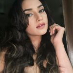 Rati Pandey Instagram - And she continued…..❤️ . . . #ratipandey #instapicture #she #flowerandfire