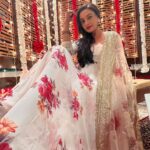 Rati Pandey Instagram - Halka halka suroor❤ . . . #ɪɴsᴛᴀᴍᴏᴏᴅ #ratipandey #ratipandeyreels #suroor #indianbeauty #indianattire❤️ #btsedits #shootmode