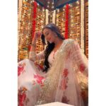 Rati Pandey Instagram - ❤❤❤❤ . . . #ratipandeyreels #reelitfeelit❤️❤️ #ɪɴsᴛᴀʀᴇᴇʟs #oldmelodies #feelgoodkindaday