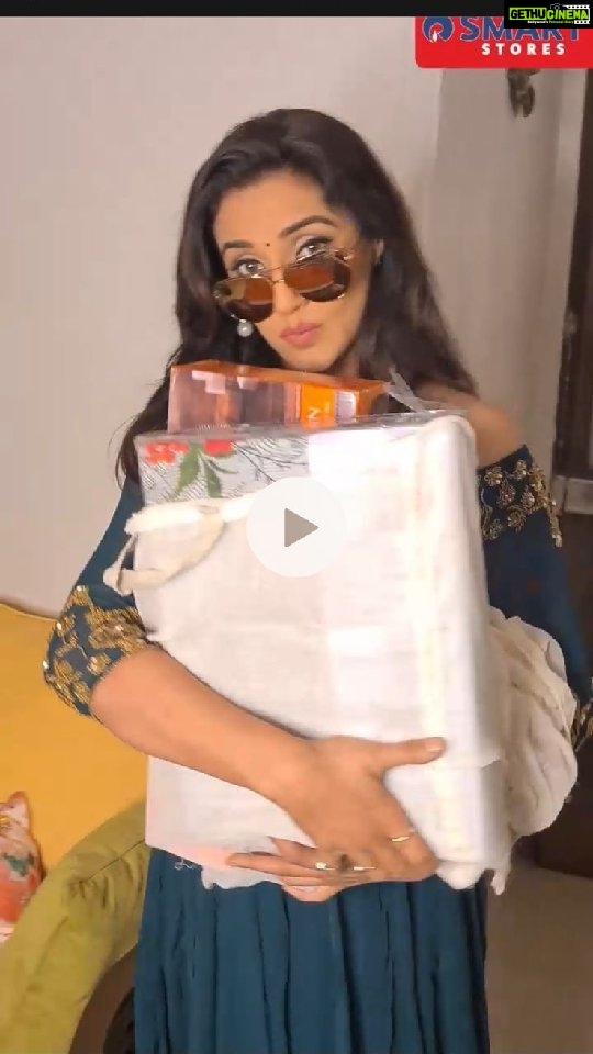 Rati Pandey Instagram - I am Tyohaar Ready 😎 Are you? Aa gaye hai SMART Stores #TyohaarReadySale 23-27 Sep. I have done all my festive shopping at best savings. Toh aap bhi apne nazdeeki SMART Store mai jaiye aur mauke ka full fayda uthaiye. #SMARTStore #FestiveShopping #Shopping #Sale #AD