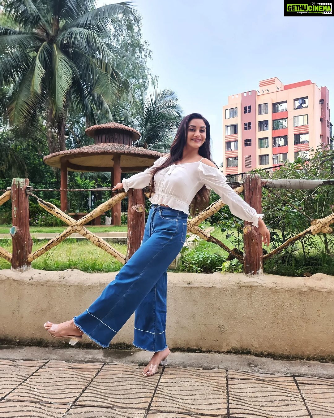Rati Pandey Instagram - Ufff ye mausam..❤❤ . . #mumbaimonsoon #ratipandey #instaweather #feelgoodpicture #instapicture📷