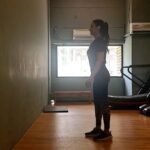 Rati Pandey Instagram - 1st attempt..not bad😉😁..one take🎥🎬 . . #flexibility #norehearsals #instareel #stretching #morningmotivation #trending #ratipandey #réel #fitnessmotivation