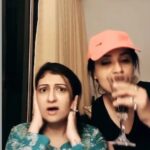 Rati Pandey Instagram – Had to do this 😆🤪
Choti bachhhiii ho kya???
.
.
#trendingreel #réel #ratipandey #juhiparmar #funnyvideo #justforfun😂  #ɪɴsᴛᴀʀᴇᴇʟs