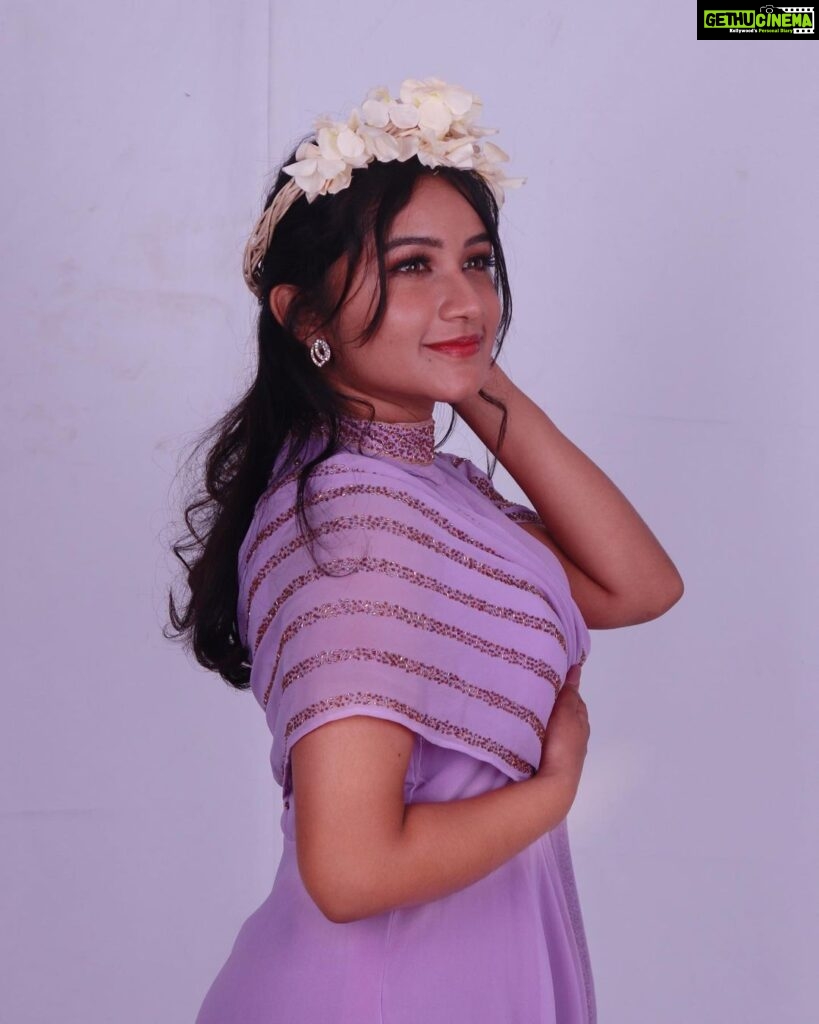 Raveena Daha Instagram - இதழின் ஒரு ஓரம் சிறிதாய் அன்பே💜 Beautiful costume by @tweety_threads 😘 Studio @sixer_studios 🖤 #raveena #raveenadaha #RD