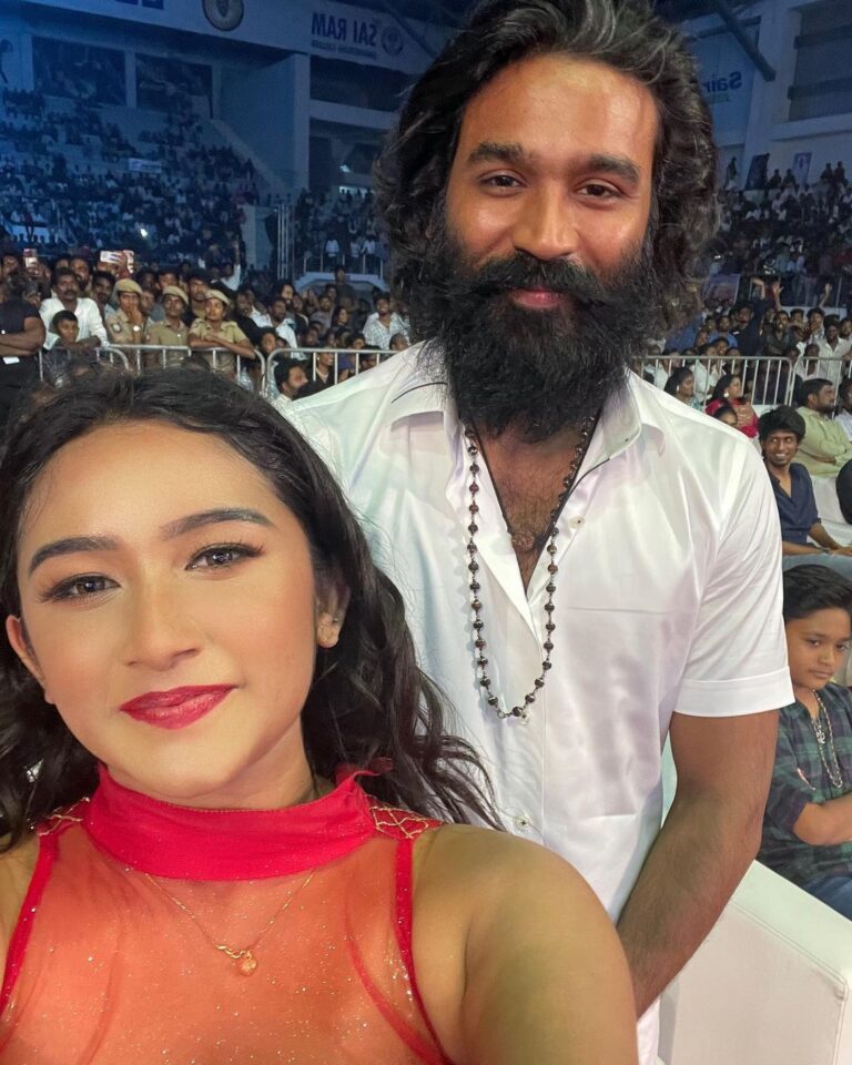 Raveena Daha Instagram - Ennam pol vazhkkai 😍 ennam pol dhaan vazhkai💯 Yet another unforgettable day in my life (04:02:23) All those things that I wished for,I dreamt of are all happening one by one in my life. Feeling very grateful 🙏🤩 #dhanush #vaathi #raveena #audiolaunch #RD #raveenadaha