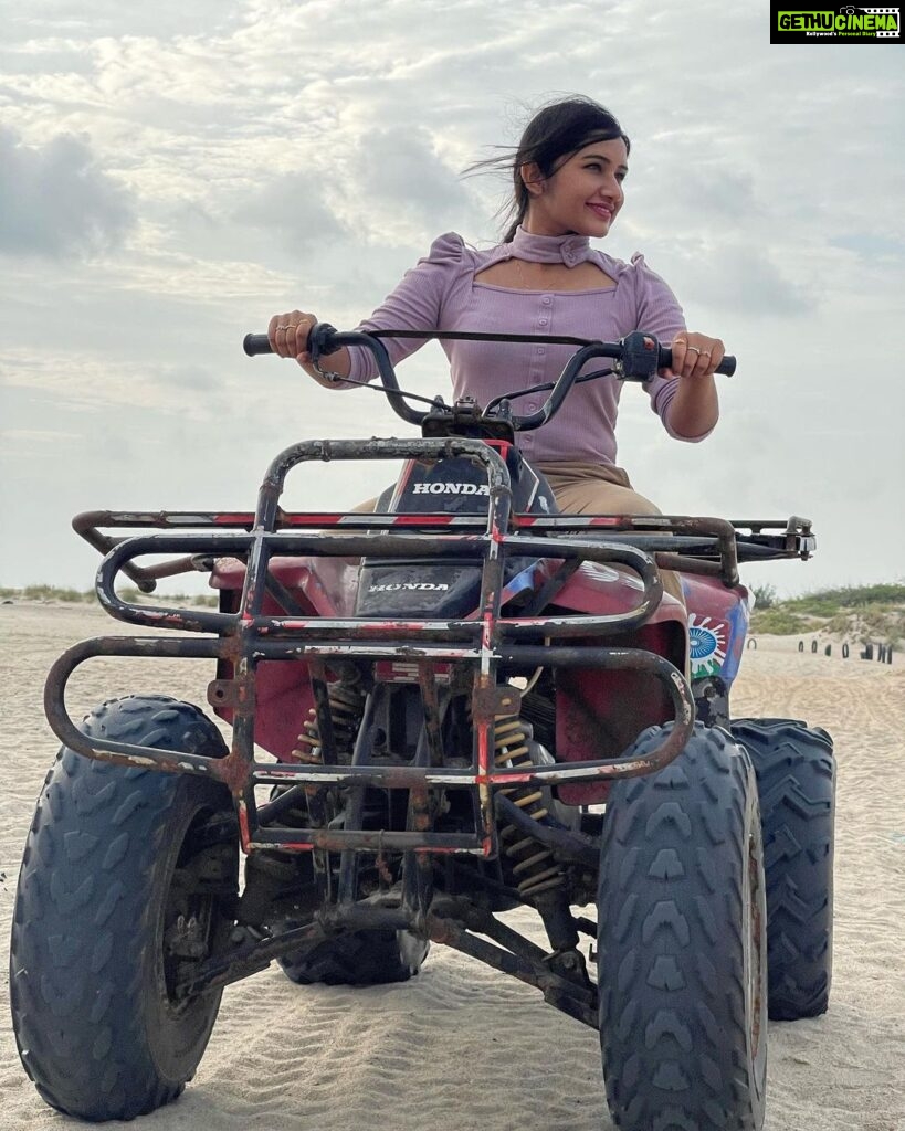 Raveena Daha Instagram - Picture-perfect, you don't need no filter 🖤✨ #atvriding #ATV #beachbike