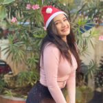 Raveena Daha Instagram – ᗰeᖇᖇy ᑕᕼᖇiᔕtᗰᗩᔕ ᗰy ᒪoᐯeᔕ 🖤🎄 
#Raveena #raveenadaha #RD