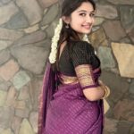 Raveena Daha Instagram – எலோரா சிற்பங்கள் உன் மீது காதலுறும் 🖤💜

Beautiful halfsaree from : @kaithari_nesavu_sarees 💜😍 

#raveena #raveenadaha #RD