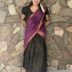 Raveena Daha Instagram – எலோரா சிற்பங்கள் உன் மீது காதலுறும் 🖤💜

Beautiful halfsaree from : @kaithari_nesavu_sarees 💜😍 

#raveena #raveenadaha #RD