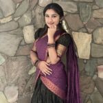 Raveena Daha Instagram – எலோரா சிற்பங்கள் உன் மீது காதலுறும் 🖤💜

Beautiful halfsaree from : @kaithari_nesavu_sarees 💜😍 

#raveena #raveenadaha #RD