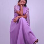Raveena Daha Instagram – இதழின் ஒரு ஓரம் சிறிதாய் அன்பே💜 

Beautiful costume by @tweety_threads 😘
Studio @sixer_studios 🖤 

#raveena #raveenadaha #RD