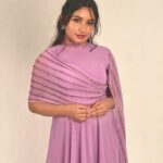 Raveena Daha Instagram – இதழின் ஒரு ஓரம் சிறிதாய் அன்பே💜 

Beautiful costume by @tweety_threads 😘
Studio @sixer_studios 🖤 

#raveena #raveenadaha #RD