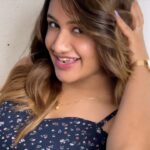 Raveena Daha Instagram – Hosting our very favourite @im_raveena_daha and giving her a chic makeover highlighting the length and texture of her hair with a classic ombr├й, totally perfect for a summer makeover! And no wonder sheтАЩs killing the look in styleтЬиЁЯТп
Service in frame – Haircut and colour
Hair colour in frame – Brunette ombr├й dip
Visit your nearest ZazzleтЬиЁЯТп
тШОя╕ПFor appointments and other service details:
ЁЯМР www.zazzlesalon.com
ЁЯУНTrichy cantonment: 9610023456
ЁЯУНTrichy Thillainagar: 8682077777
ЁЯУНCoimbatore: 9610045678
ЁЯУНNungambakkam: 9610056789
ЁЯУНVelachery: 7449015555
ЁЯУНThanjavur : 9944429295
ЁЯУНBangalore : 7353811111
ЁЯУНPondicherry: 9673722222
ЁЯУНVR Mall Anna Nagar: 74187 77511
ЁЯУНErode: 9092421777
#ZazzleSalons #Haircut #Haircolour #Womenshaircut #RaveenaDaha #cookwithcomali #haircutideas