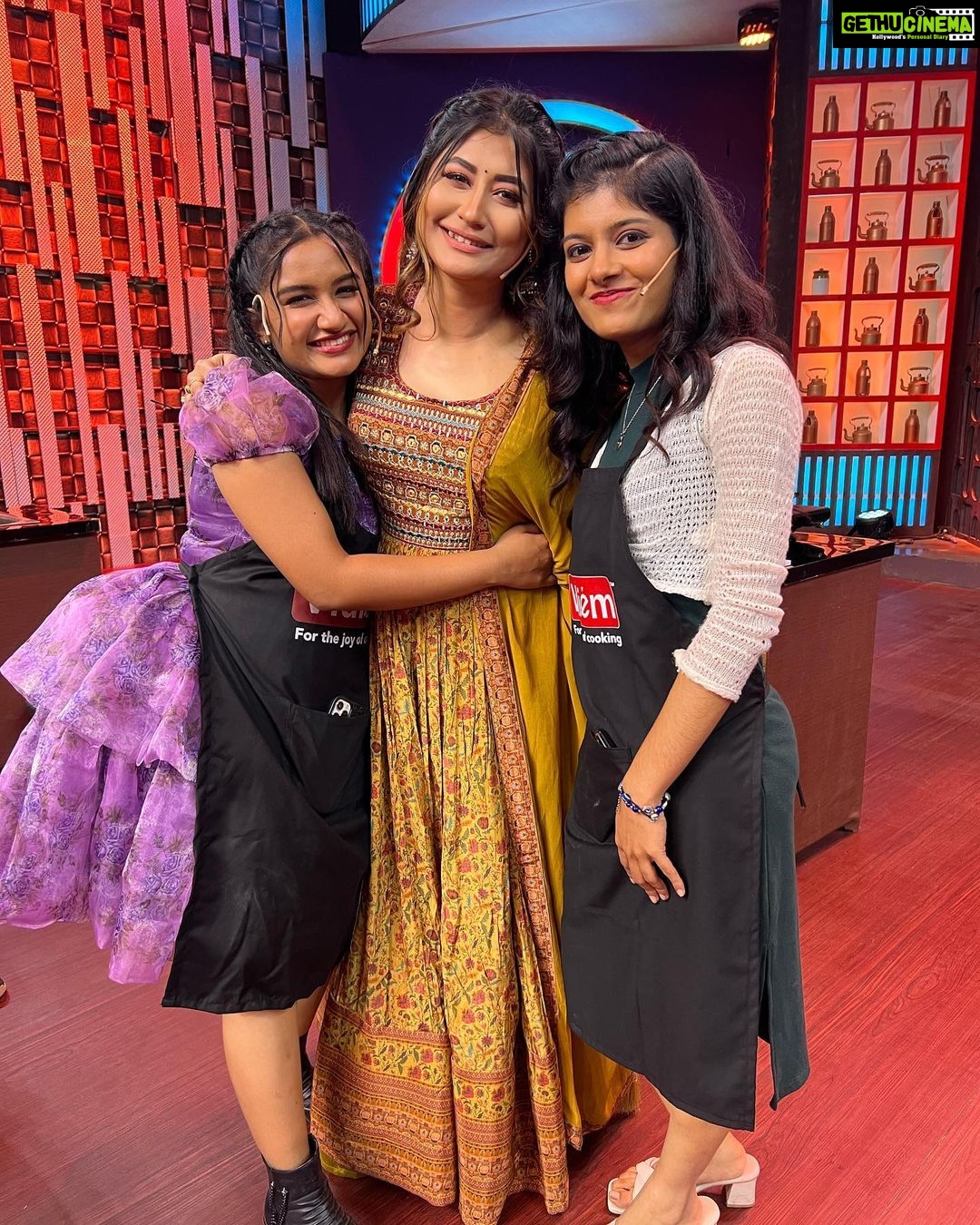 Raveena Daha Instagram - CWC🖤😍 #cwc #happyplace #fun #comali