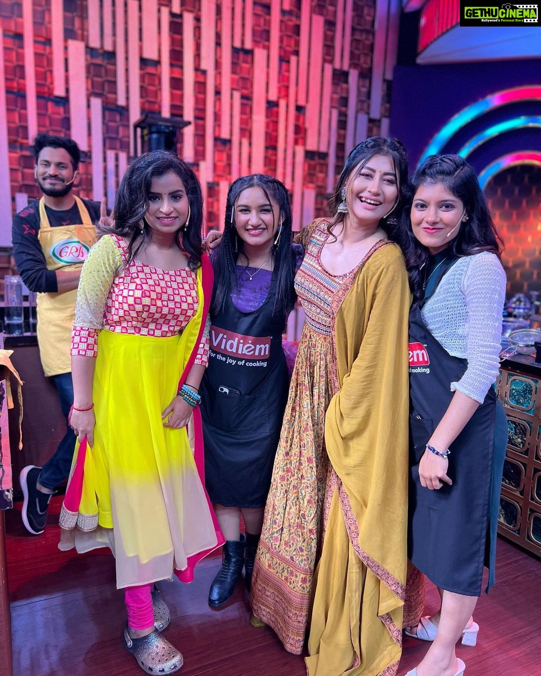 Raveena Daha Instagram - CWC🖤😍 #cwc #happyplace #fun #comali