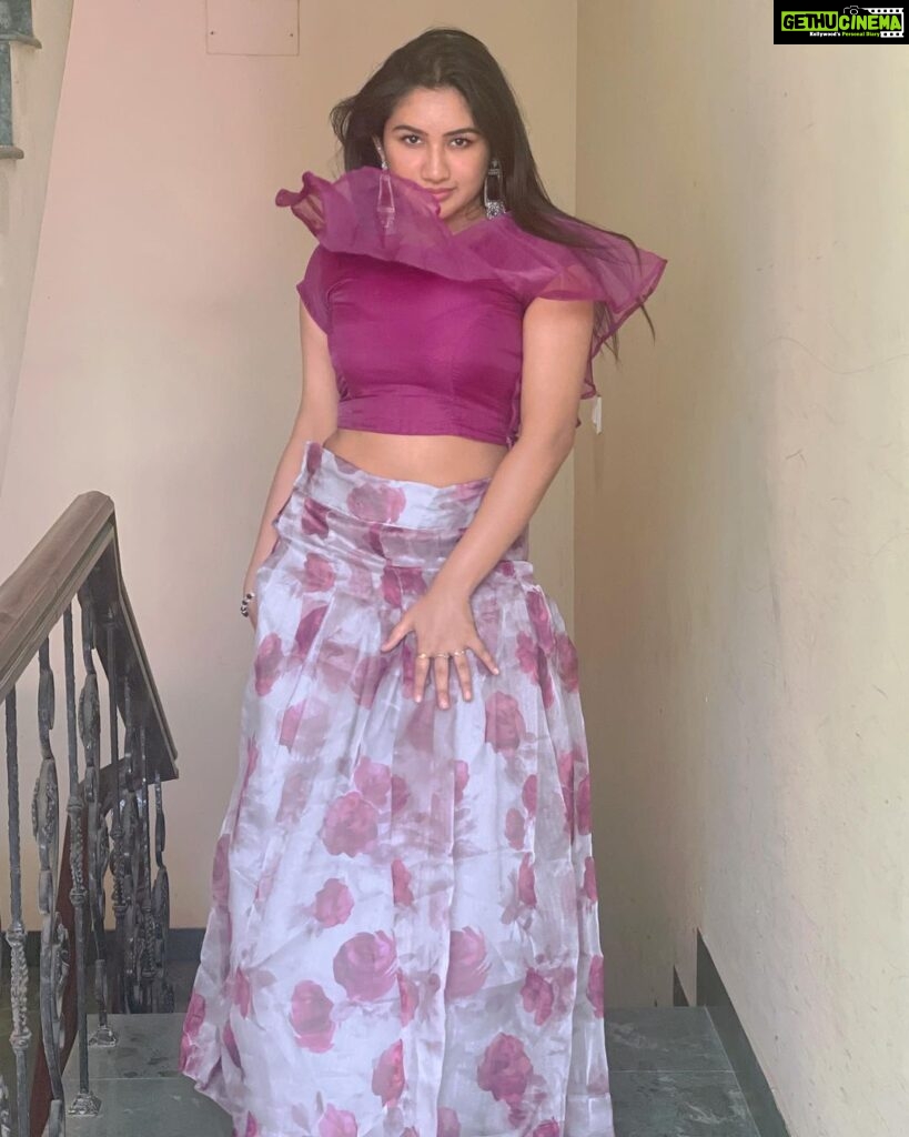 Raveena Daha Instagram - Saranghaeeee🌗 Wearing Cute customised lehenga from @sparkleboutique_mb 💜😍 #raveena #raveenadaha #RD #casualclicks