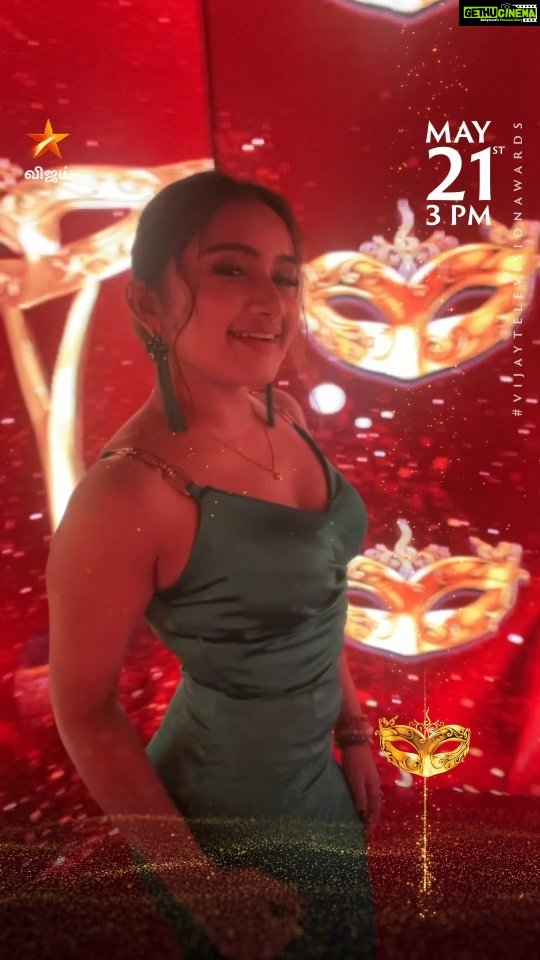 Raveena Daha Instagram - Woooooow...😍 #Raveena 8th Annual Vijay Television Awards - வரும் ஞாயிறு மதியம் 3 மணிக்கு நம்ம விஜய் டிவி ல.. #VijayTelevisionAwards #VTA #VijayTelevision