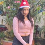 Raveena Daha Instagram - ᗰeᖇᖇy ᑕᕼᖇiᔕtᗰᗩᔕ ᗰy ᒪoᐯeᔕ 🖤🎄 #Raveena #raveenadaha #RD