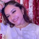 Raveena Daha Instagram – Ilakana kavithai 🥹🖤🤌 

Beautiful jewellery from @jhumstaa_creations 🫠❤️ 

I absolutely love their collections 🥹

#raveena #raveenadaha #RD