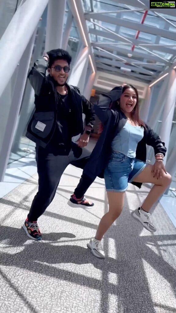 Raveena Daha Instagram - Pachai elai reloaded in Dubai🔥🥳 VC @djblackchennai darling ❤️ #pachaielai #dubai #manichandra #raveena #mani #yuvan #pradeepyuvan #pradeep #lovetoday Dubai, UAE