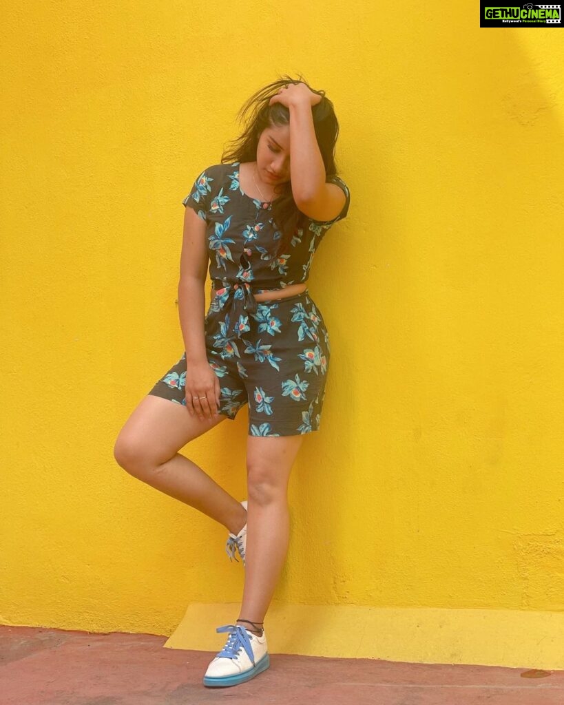 Raveena Daha Instagram - Yo soy la tormenta ⚡️🖤 Wearing @plumeriabyjeyashilpa 😘 Location @sixer_studios #raveena #raveenadaha #rd