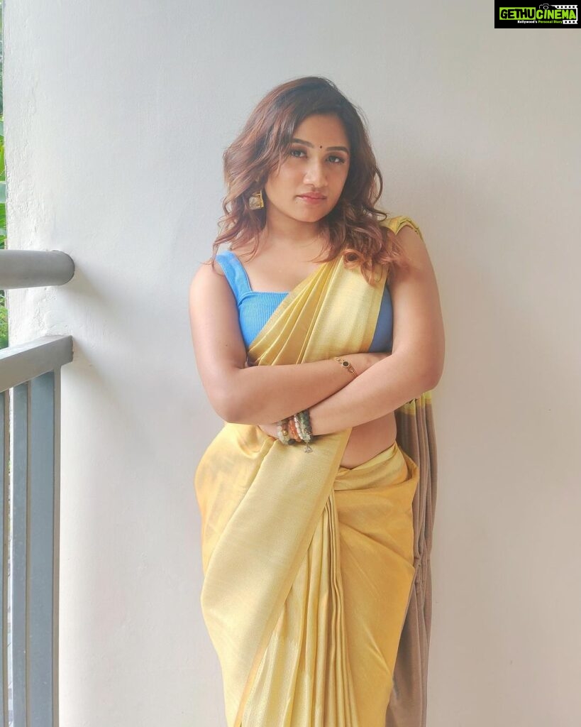 Raveena Daha Instagram - 💛🩶🌚 Saree from @asmacollection 😍 #raveena #raveenadaha #RD