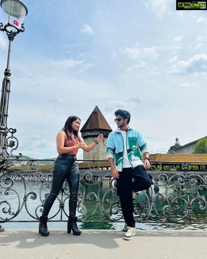 Raveena Daha Instagram - Ippadi yellam post podradhale yengala lovers nu nenaichiradhinga 👀 Enakku nalla taste iruku 🥴😏 With my chello @im_raveena_daha 🖤 Switzerland