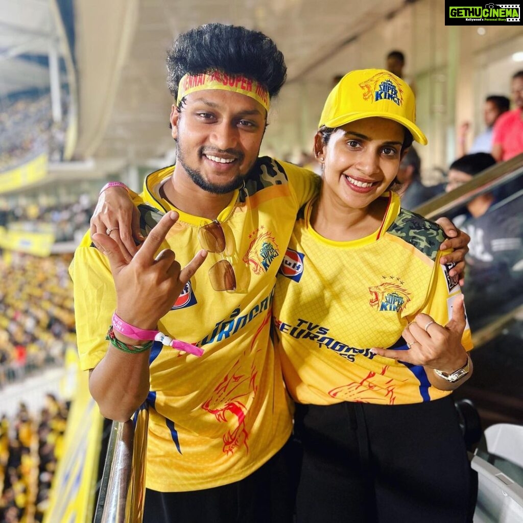 Raveena Daha Instagram - IPL celebration with my darlings 🥳❤️ One of the most funfilled day ever 🥳🥳🥳 #csk #yellowlove 💛 @im_raveena_daha @kuraishi_the_entertainer @samyuktha_shan @yashikaaannand